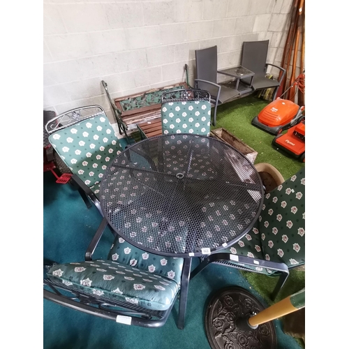 968 - Metal garden set with 4 chairs with cushions table 105cm diameter