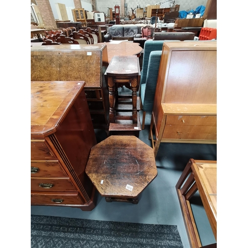 1010 - x4 Antique small side oak tables