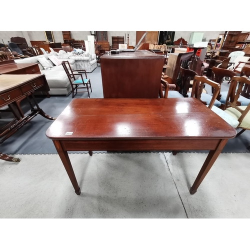 1049 - Georgian mahogany tea table D59cm x W116cm