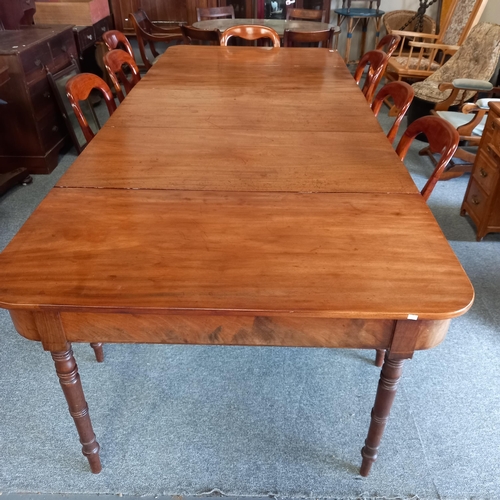 1136 - D end Georgian 12 Legged dining table with 3 leaves 296cm when extended x 121cm