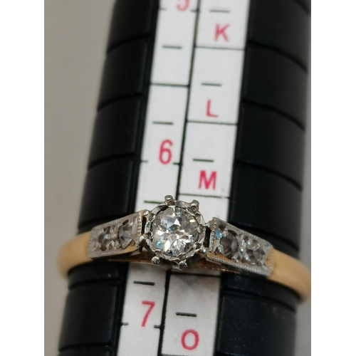 442 - 18ct Gold Vintage Engagement ring with white stones size N - 2 grams