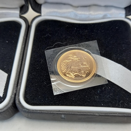 469 - 22ct Gold Sovereign and 22ct Half Sovereign set with certificates of authenticity 2005