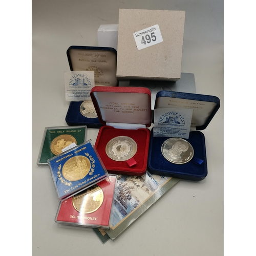 495 - Collection of Royal mint and other collectors coins