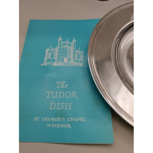 369 - The Tudor dish, War of the roses silver dish plus other silver items 558g