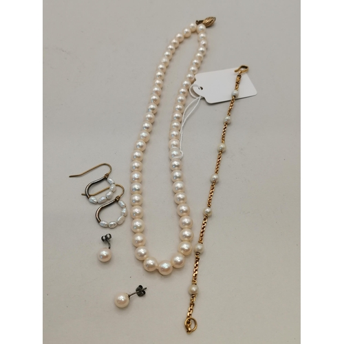 492a - Pearl earrings, bracelet  and necklace