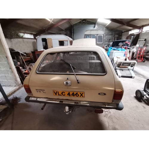 610 - Ford Cortina 1.6 - VLC 446X 1 owner from new 82,000 miles starts ok )