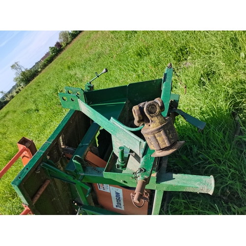 614A - Posch Tractor bench saw and splitter from LEWIS of York. ( working )