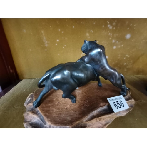 656 - A Japanese Bronze of Tiger attacking a Water Buffalo W20cm