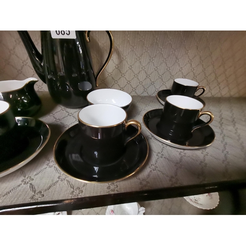 685 - Spode Black & Gold Coffee set including Coffee pot, Milk Jug, Sugar Bowl, x6 cups and saucers