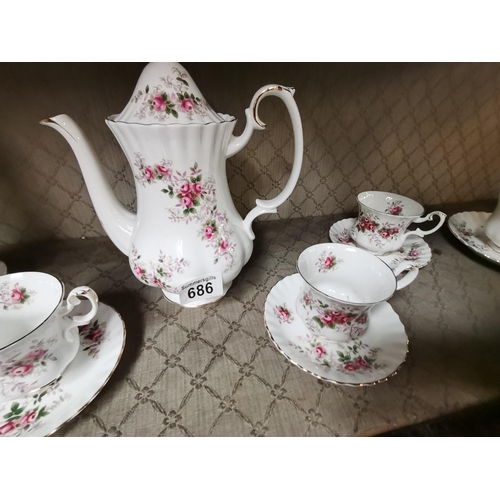 686 - Royal Albert Lavender Rose Coffee set, including coffee pot, milk jug, 5 cups, 4 saucers plus large ... 