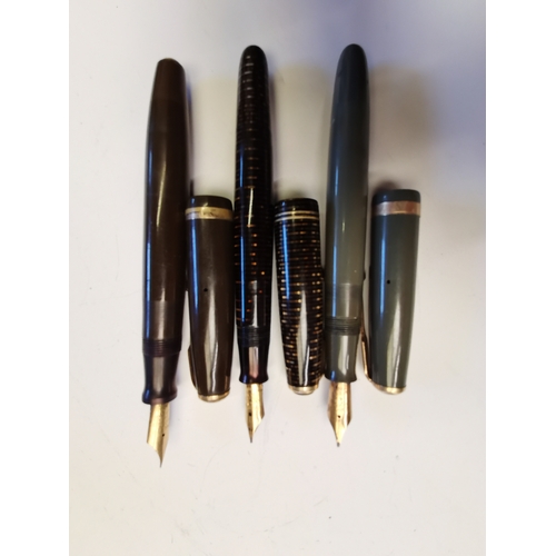 537y - 3 x Parker pens ( European duo fold and vacumatic red/brown azure pen )