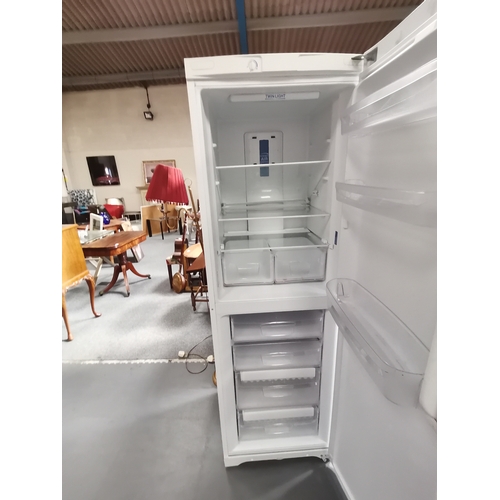 1253 - Indesit fridge freezer Ht188cm x W61cm