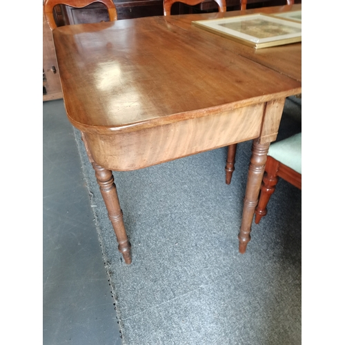 1136 - D end Georgian 12 Legged dining table with 3 leaves 296cm when extended x 121cm