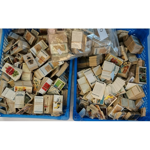 224a - Over 200 sets of Cigarette Cards (some full, some part) and some 78 Records