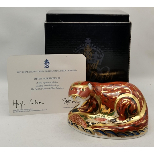 139 - Royal Crown Derby Paperweight - Otter Gold Signature edition commissioned by The Guild of Fine China... 