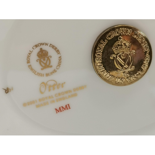 139 - Royal Crown Derby Paperweight - Otter Gold Signature edition commissioned by The Guild of Fine China... 