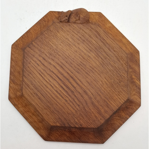 152a - Mouseman pot stand