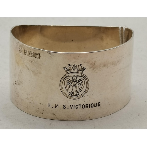 298 - A mixed group of silver, comprising an Elizabeth II silver napkin ring by J B Chatterley & Sons Ltd,... 