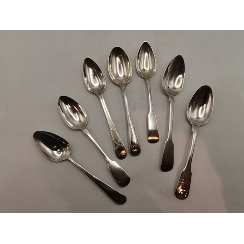 302 - A large quantity of assorted silver teaspoons, Georgian and later, various patterns, dates and maker... 