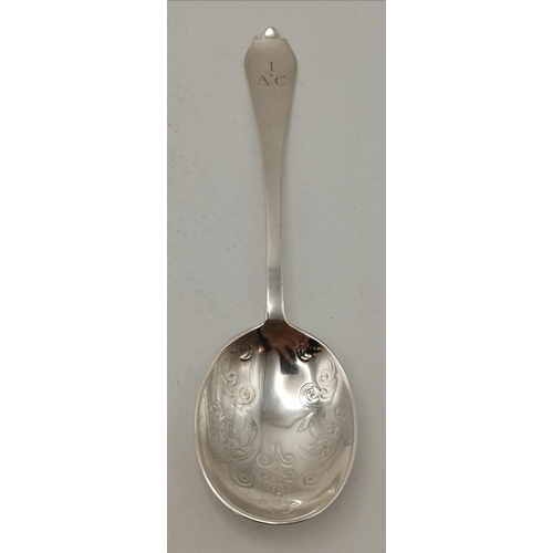 326 - Two Edwardian silver spoons, comprising an apostle spoon by Edward John Haseler & Noble Haseler, Lon... 