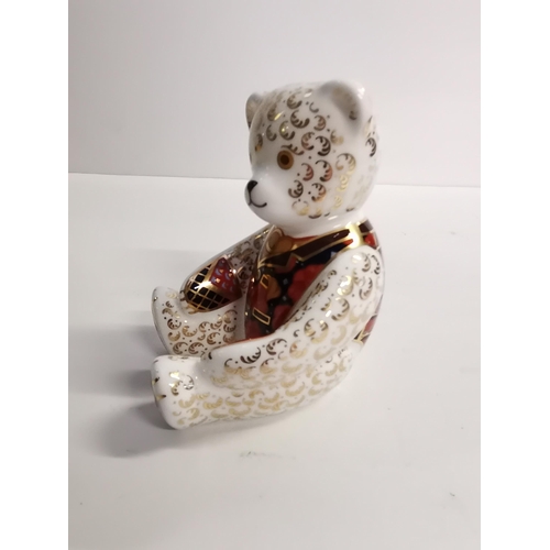 188c - Royal Crown Derby 'Debonair Bear' Collector's Guild Exclusive Paperweight (III) This Royal Crown Der... 