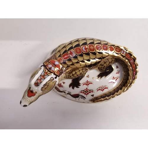 189d - Royal Crown Derby Paperweight - Crocodile Gold Signature Edition
Modelled by John Ablitt
Decoration ... 