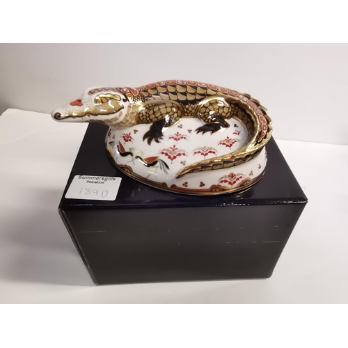 189d - Royal Crown Derby Paperweight - Crocodile Gold Signature Edition
Modelled by John Ablitt
Decoration ... 