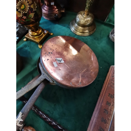 564 - A graduated set of three copper skillets, early 20th Century, the larger two pans stamped 'W.M. STIL... 