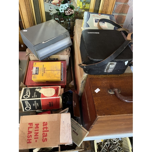 754 - A quantity of vintage photography and film paraphernalia, including a Sekonic 'Micro-Eye Zoom 8, Mod... 