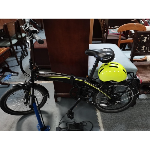 870 - Carrero Crosscity E Bike complete with charger, pump and helmet