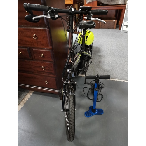 870 - Carrero Crosscity E Bike complete with charger, pump and helmet