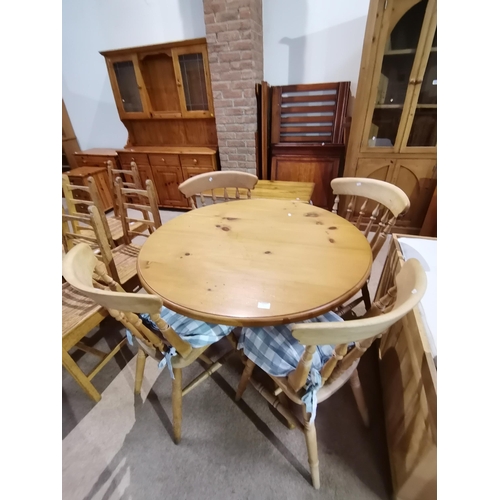 1219l - Circular Pine kitchen table and 4 chairs D104cm