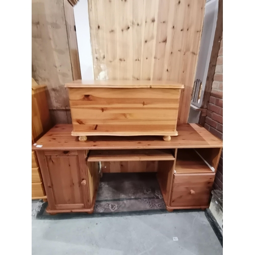 1219z - Computer desk and blanket box (pine)