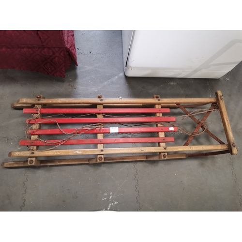 1220e - Vintage Wooden Sledge