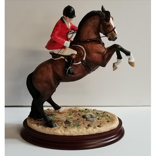 129 - 2 x BORDER FINE ARTS figures of huntsmen b1085 spirited bay and b1023 time to meet