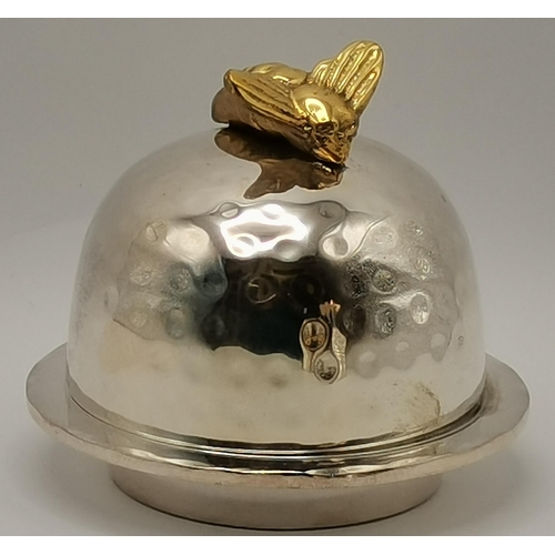 307 - A group of silver-plated 'Queen Bee' table items by Culinary Concepts, comprising a small domed circ... 