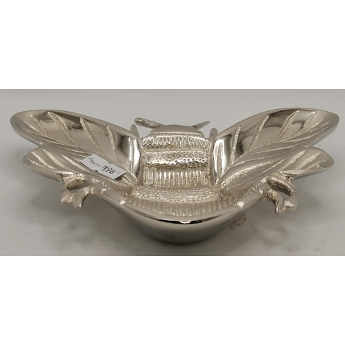 312 - A group of silver-plated Bee table items by Culinary Concepts, comprising a small bee dish, together... 