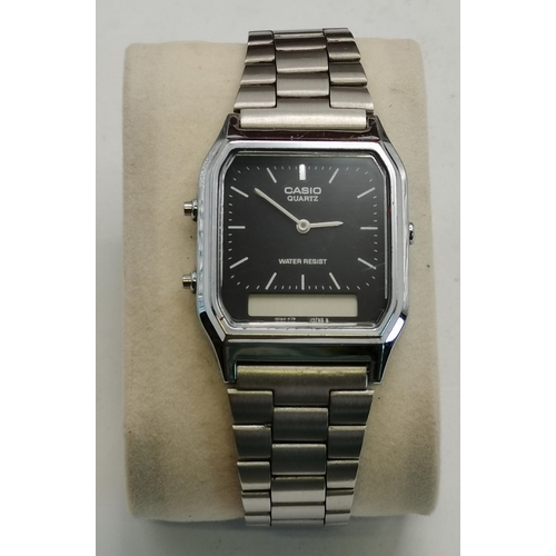 328A - Five assorted gentleman's wristwatches, comprising a Seiko chronograph with white dial and steel bra... 