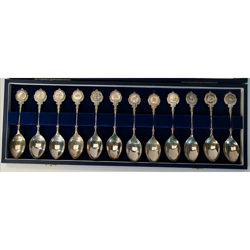 352 - A set of twelve Elizabeth II silver Zodiac spoons by John Pinches (Medallists) Ltd, London 1970 and ... 