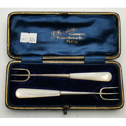 381 - A set of six George VI silver-handled tea knives by C W Fletcher & Son Ltd, Sheffield 1938, cased; t... 