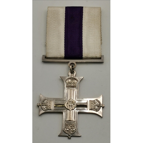 464 - A First World War Military Cross and set of miniatures comprising MC, a 1914 Star with 5th Aug-22nd ... 