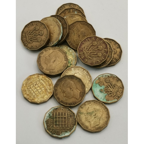 487 - Assorted British coinage, pre-decimal, Georgian and later, including crowns, farthings, a George III... 