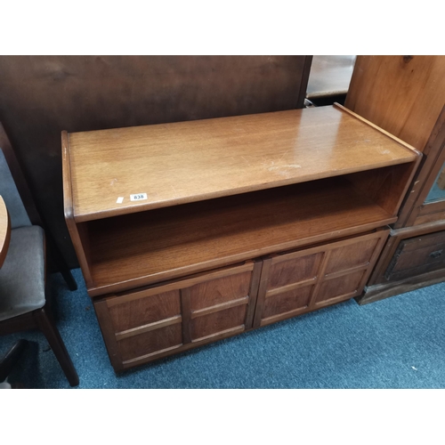 838 - A G plan style teak display cabinet with opening bottom cupboard drawers, plus matching oval dining ... 