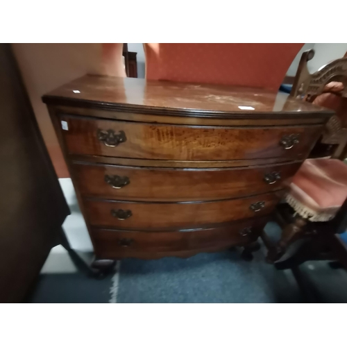 889 - A 20th century mahogany 4 height chest plus a matching regency style side table