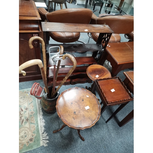 931a - A mahogany standing corner cupboard, 2 x wall display racks, mahogany pot stand, walnut tripod coffe... 