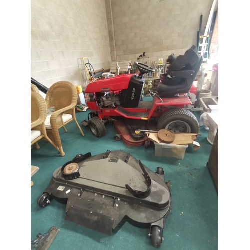 960 - Westwood V20-50 petrol ride on lawn-mower 50