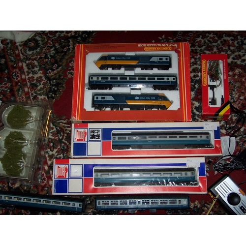 761 - Collection of Electric train sets. Full HS125 set with extra carriages. Also other Locos and wagons ... 