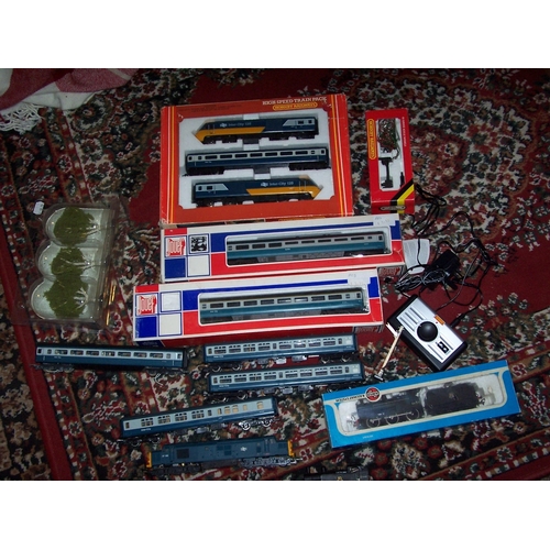 761 - Collection of Electric train sets. Full HS125 set with extra carriages. Also other Locos and wagons ... 