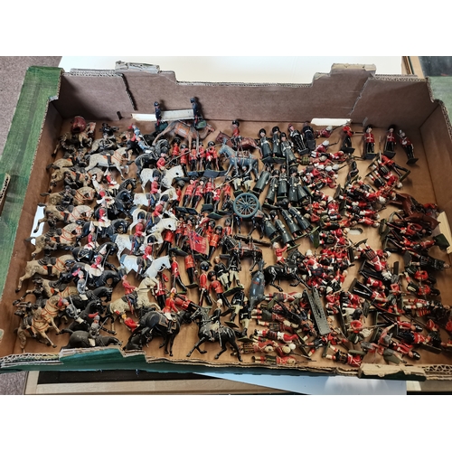 294 - Quantity of vintage lead toy soldiers with original boxes 