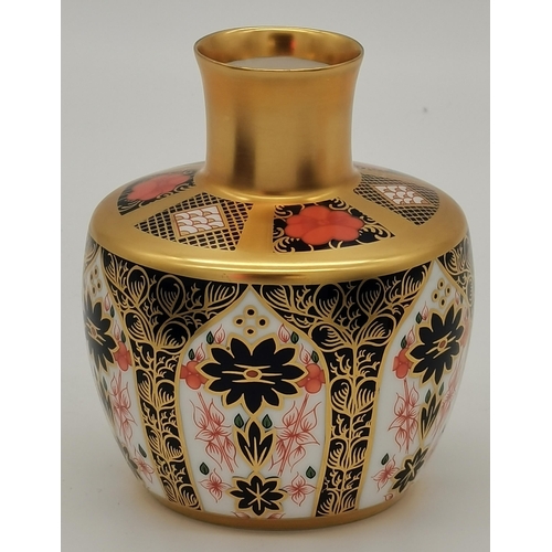 122 - A Royal Crown Derby Imari squat baluster vase, pattern no.1128, date code 1987, in presentation box.... 